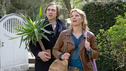 Max Westhoff (Lars Eidinger) und seine Begleiterin Jenny (Jördis Triebel) in "Familienbande".