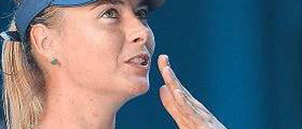 Küsschen für alle. Maria Scharapowa feiert Siege mit einstudierten Gesten. Foto: AFP