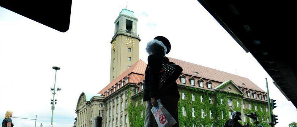Lassen Sie mich rein! Im Bild: das hübsche Spandauer Rathaus.