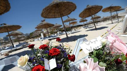 Stilles Gedenken am Strand, der für die Urlauber zum Albtraum wurde.