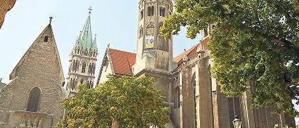 Deutsche Bewerber. Der Naumburger Dom, die Hamburger Speicherstadt.
