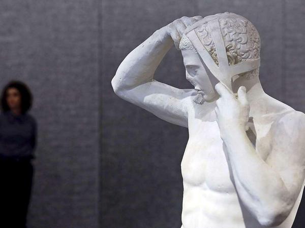 Skulptur in der Ausstellung "Serial Classic".
