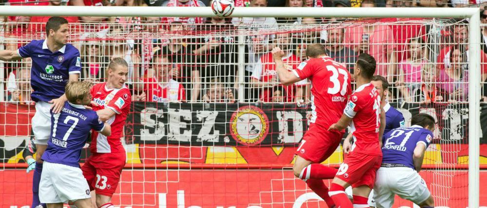 Ohne Glück: Union verliert zuhause 1:2 gegen Abstiegskandidat Aue.