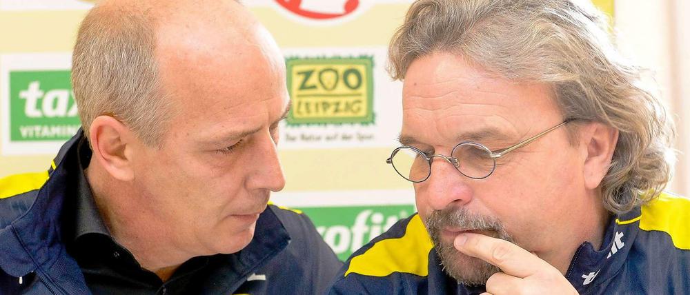 Mario Basler bei seiner Vorstellung als Sportdirektor vom 1. FC Lokomotive Leipzig, gemeinsam mit Trainer mit dem Trainer Heiko Scholz.