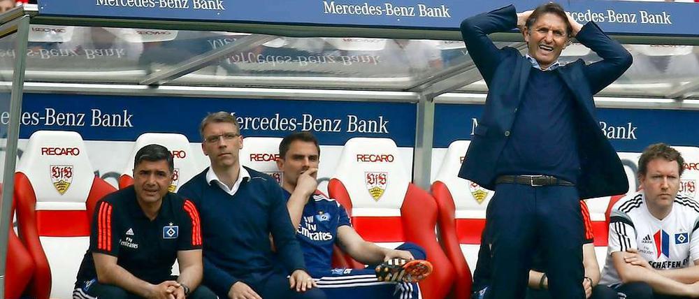 Zum Durchdrehen. Oder so, mag sich Bruno Labbadia (stehend) beim HSV denken.