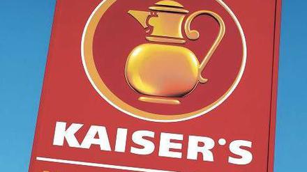 Entschlossen. Edeka will im Zweifelsfall vor Gericht ziehen, um Kaiser’s übernehmen zu dürfen – und übt Druck auf die Regierung aus, das Verfahren abzukürzen.