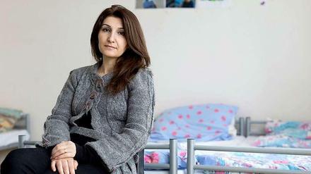 Beim Besuch im Flüchtlingsheim konnte Fotografin Rannveig Einarsdóttir nicht mit der 38-jährigen Kurdin kommunizieren. Dennoch öffnete sich die Frau für dieses Porträt. 
