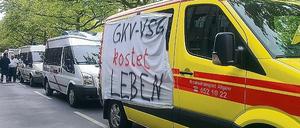 Protestfahrt der Krankentransporte gegen das  Gesetz zur „Stärkung der Versorgung“ gesetzlich Versicherter. 