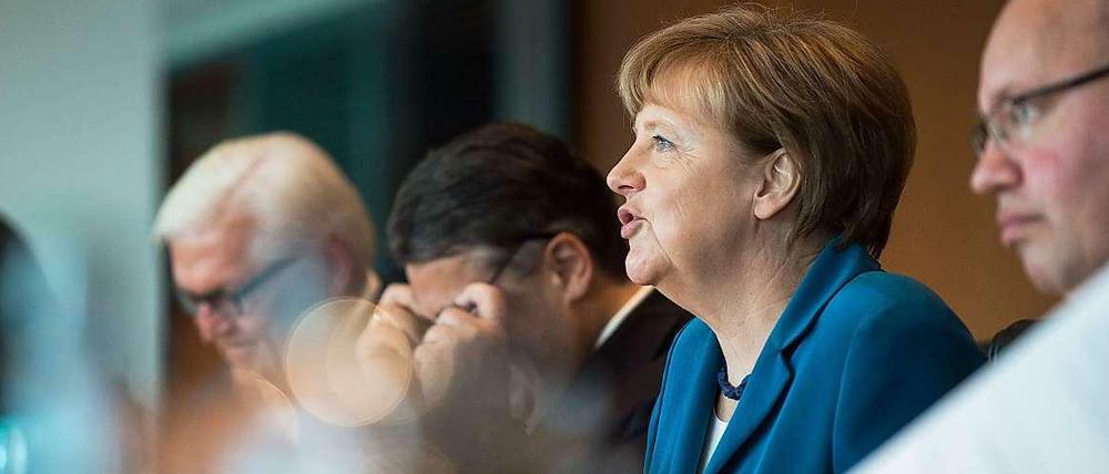 "Flüchtlingsdrama mit Europas Werten nicht vereinbar." Bundeskanzlerin Angela Merkel am 22. 4. 2015 vor Beginn der Kabinettssitzung in Berlin.