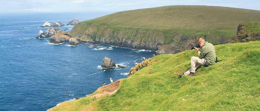 Scheuchen nicht erwünscht. Auf die Shetlandinseln zieht es insbesondere Vogelfreunde, die hier in großer Abgeschiedenheit auf Beobachtungsposten gehen können.