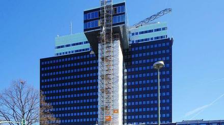 Baufortschritt. In rund fünf Monaten soll das Riu-Hotel im ehemaligen Philips-Hochhaus öffnen. 