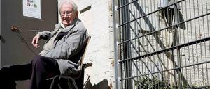 Oskar Gröning am Mittwoch in einer Prozesspause an einem Hintereingang des Gerichts.