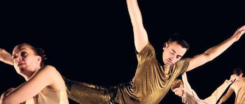 Go with the flow. Szene aus „Son of Gone Fishin’“, das den wunderbar fließenden Tanzsstil Trisha Browns illustriert. 