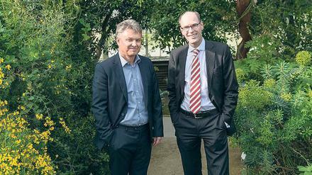 Gemeinsam für mehr Nachhaltigkeit: Stabsstellenleiter Andreas Wanke (links) und der Präsident der Freien Universität, Professor Peter-André Alt, im Botanischen Garten der Hochschule, dem drittgrößten seiner Art weltweit. 