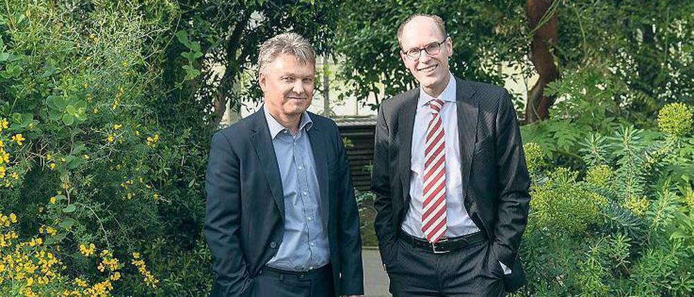 Gemeinsam für mehr Nachhaltigkeit: Stabsstellenleiter Andreas Wanke (links) und der Präsident der Freien Universität, Professor Peter-André Alt, im Botanischen Garten der Hochschule, dem drittgrößten seiner Art weltweit. 