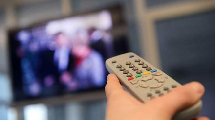 Gepfändet werden, darf in Deutschland fast alles. Kleine Ausnahmen: Der Fernseher und die Bibel. 