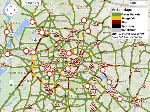 Es lichtet sich: Noch immer ist viel los auf den Straßen in Richtung Innenstadt. Doch die rot markierten Staustellen werden weniger.