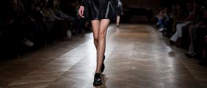 Lücke zwischen den Oberschenkeln. Der umstrittene sogenannte „Thigh Gap“ gilt in der Branche als Schönheitsideal.