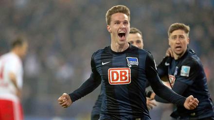 Zurück im Spiel. Sebastian Langkamp hatte nach seiner langen Verletzung eine schwere Zeit bei Hertha BSC. Am Freitagabend erzielte der Innenverteidiger sein erstes Pflichtspieltor für den Berliner Bundesligisten.