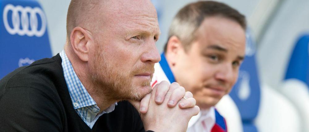 Äußerte sich vor dem Hoffenheim-Spiel zur Personalie Müller-Wohlfahrt: Bayern-Sportvorstand Matthias Sammer. Im Hintergrund Volker Braun, Müller-Wohlfahrt-Nachfolger als Vereinsarzt.