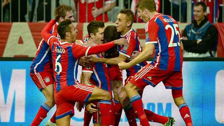 Die Bayern kamen in der ersten Halbzeit aus dem Jubeln gar nicht mehr raus. Mit dem 5:0 war das Hinspielresultat schon mehr als wettgemacht.