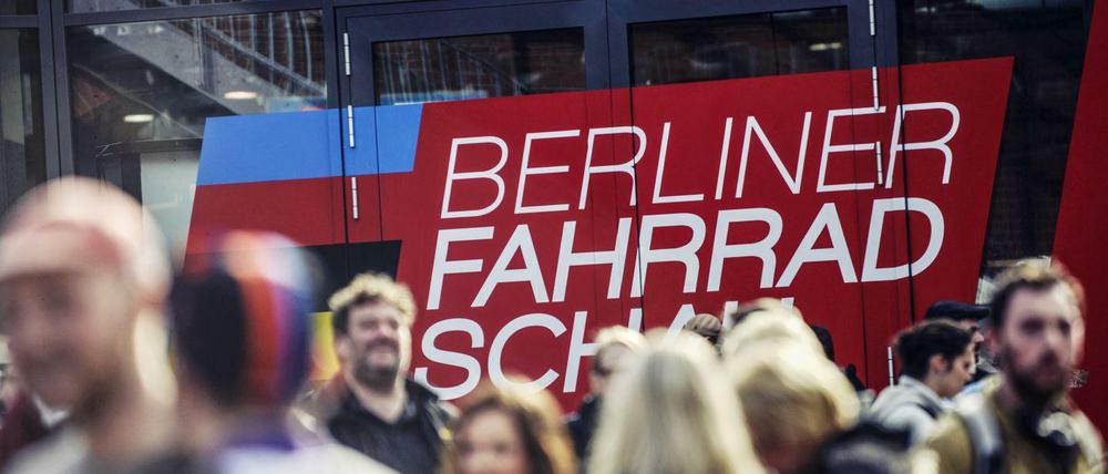 Treffpunkt für Anhänger des Fahrrad-Kults: Die Berliner Fahrradschau hat noch bis Sonntag Abend geöffnet. 