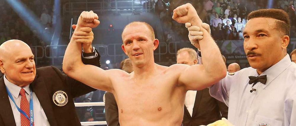 Sieg in Rostock: Jürgen Brähmer hat seinen WBA-Weltmeistertitel im Halbschwergewicht erfolgreich verteidigt. 