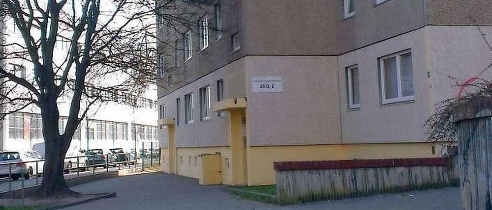 Vor diesem Haus in Friedrichshain spielten die Kinder, als sie plötzlich aus dem 2. Stock beschossen wurden.