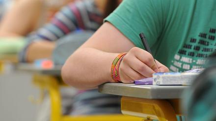 Kulturtechnik oder Relikt einer aussterbenden Zeit? Die Schreibschrift ist in Deutschland Teil des Schullebens. Das soll vorerst auch so bleiben.