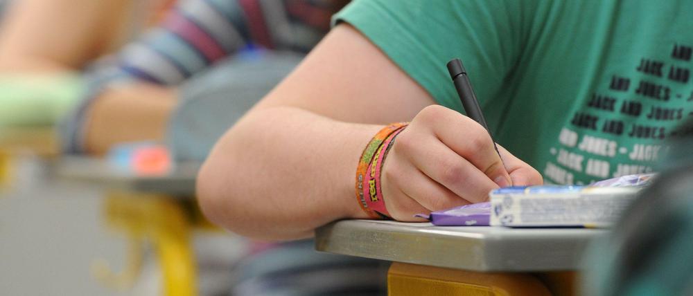 Kulturtechnik oder Relikt einer aussterbenden Zeit? Die Schreibschrift ist in Deutschland Teil des Schullebens. Das soll vorerst auch so bleiben.