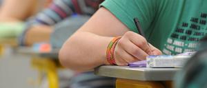 Kulturtechnik oder Relikt einer aussterbenden Zeit? Die Schreibschrift ist in Deutschland Teil des Schullebens. Das soll vorerst auch so bleiben.