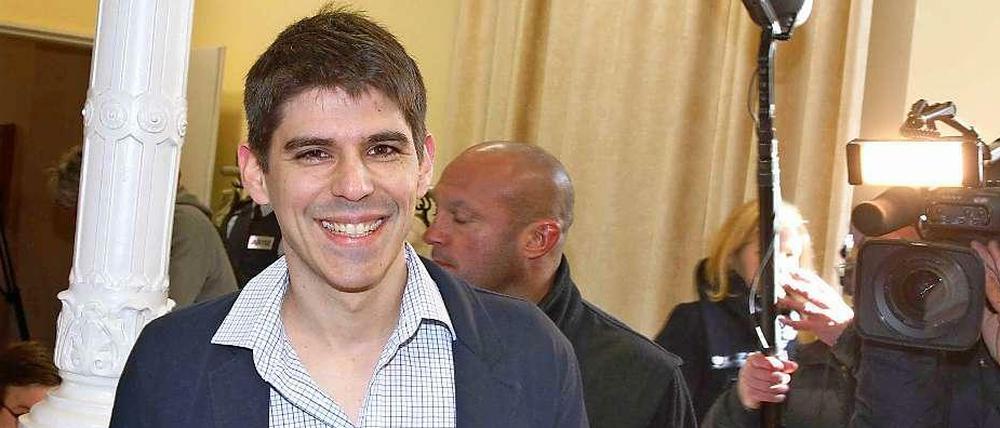 David Bardens am Donnerstag im Landgericht Ravensburg (Baden Württemberg). Der Mediziner aus dem Saarland streitet vor dem Gericht um 100 000 Euro, die ein Biologe in einer Wette um die Existenz von Masernviren ausgelobt hatte. 