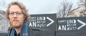 Freund der Künste. Der Atelierbeauftragte Florian Schmidt, hier bei einer Demonstration am Oranienplatz, unterstützt AbBA, die Allianz der bedrohten Atelierhäuser. 