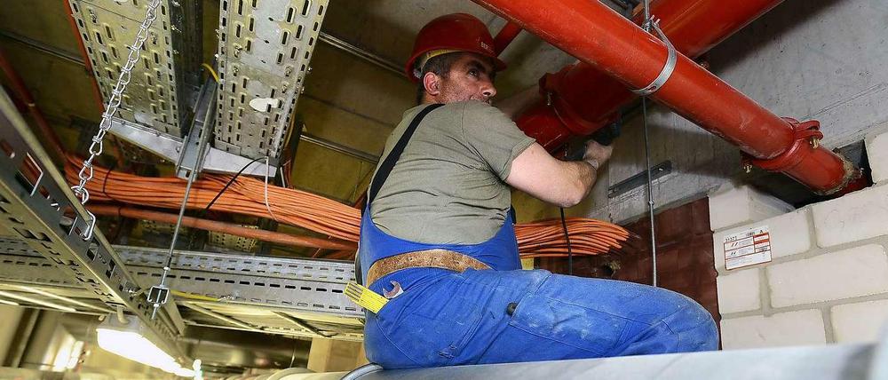 Auf der Baustelle des BER wird nachweislich gearbeitet.