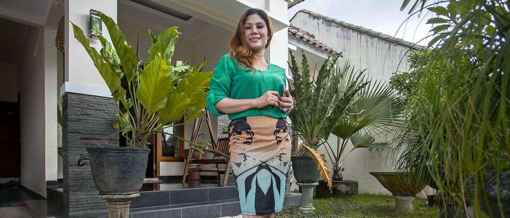 Wina Lia bietet ihr Haus auf der indonesischen Insel Java zum Verkauf an - und sucht auf dem Wege auch gleich einen Ehemann.