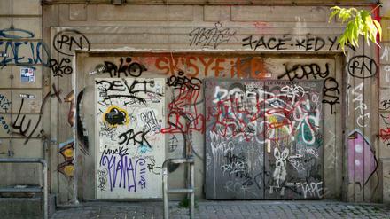 Die Tür des Berghain. Wer da rein will, muss hip sein, oder?