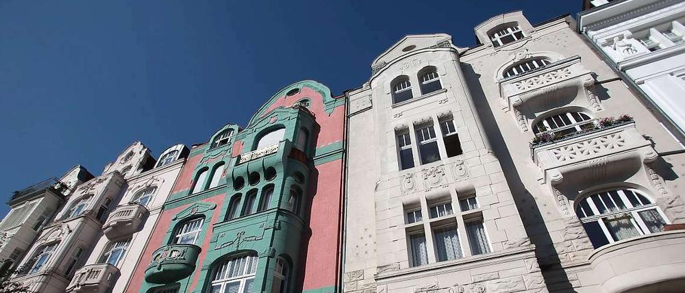 Bezahlbar soll der Wohnraum sein - viele bezweifeln, dass das mit der jetzt beschlossenen Mietpreisbremse zu erreichen ist. 
