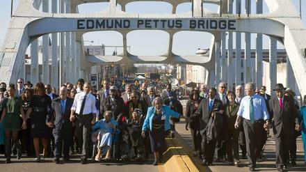 Der Marsch geht weiter: Obama auf der Brücke von Selma.