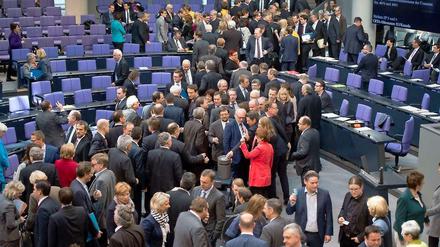 541 Abgeordnete stimmten mit Ja, 32 mit Nein - davon 29 aus den reihen der Union - und 13 enthielten sich