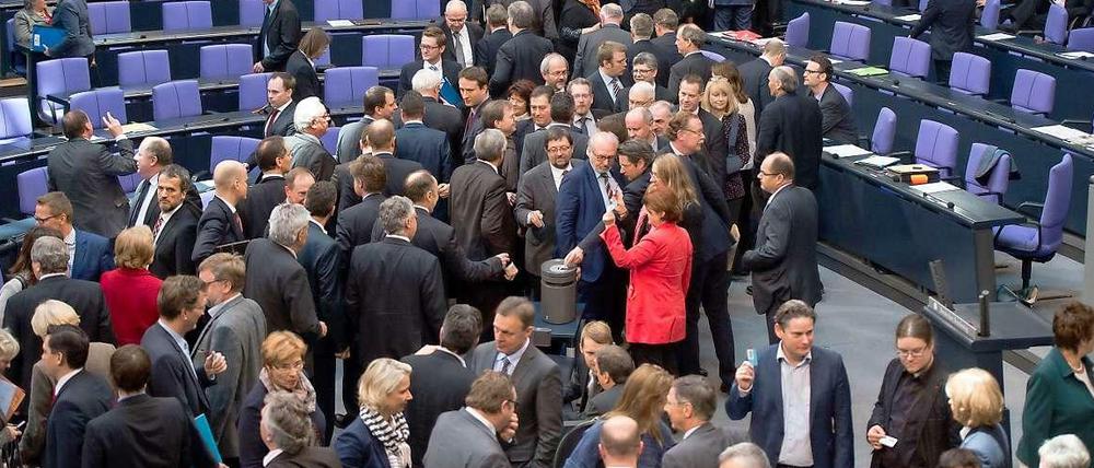 541 Abgeordnete stimmten mit Ja, 32 mit Nein - davon 29 aus den reihen der Union - und 13 enthielten sich