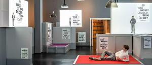 Museumsarbeit - ein Lernprozess. Die Ausstellung „Das neue Deutschland. Von Migration und Vielfalt", 2014 im Deutschen Hygiene-Museum in Dresden, hätte mehr Besucher vertragen können.