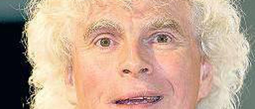 Bleibt alles anders. Simon Rattle dirigiert auch Selbstentfremdungen.