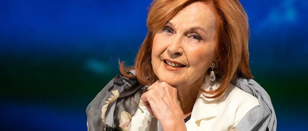 Brigitte Grothum debütierte mit 19 Jahren am Tempelhofer Zimmertheater und stand ein Jahr später im Schlosspark Theater in Jean Anouilhs „Der Herr Ornifle“ zum ersten Mal auf einer großen Bühne