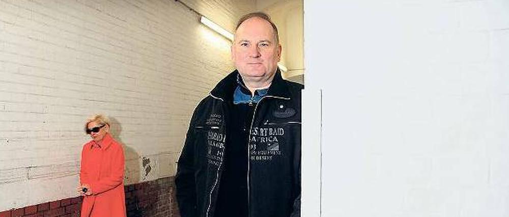 Ein Mann, ein Buch. Viele Jahre hat Karlheinz Gärtner als Polizist gearbeitet. Zuletzt hat sich so viel Ärger aufgestaut, dass er ein Buch schrieb.
