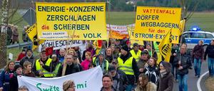 In Brandenburg regt sich Widerstand gegen die geplante Erweiterung des Braunkohletagebaus Welzow-Süd II. Das Foto zeigt einen Sternmarsch, der vor ein paar Wochen stattgefunden hat.