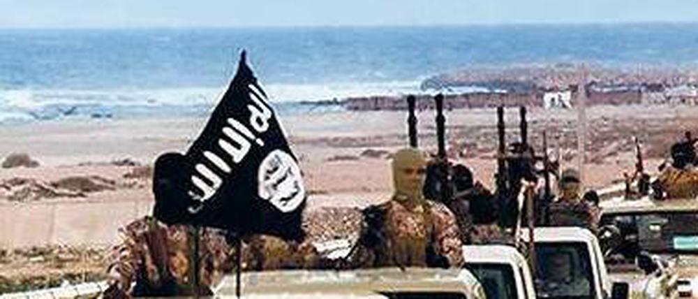 Kampfbereit – auch solche Bilder sind Bestandteil der IS-Propaganda. Sie sollen dem Betrachter suggerieren: Wir sind stark, fürchtet euch vor uns!