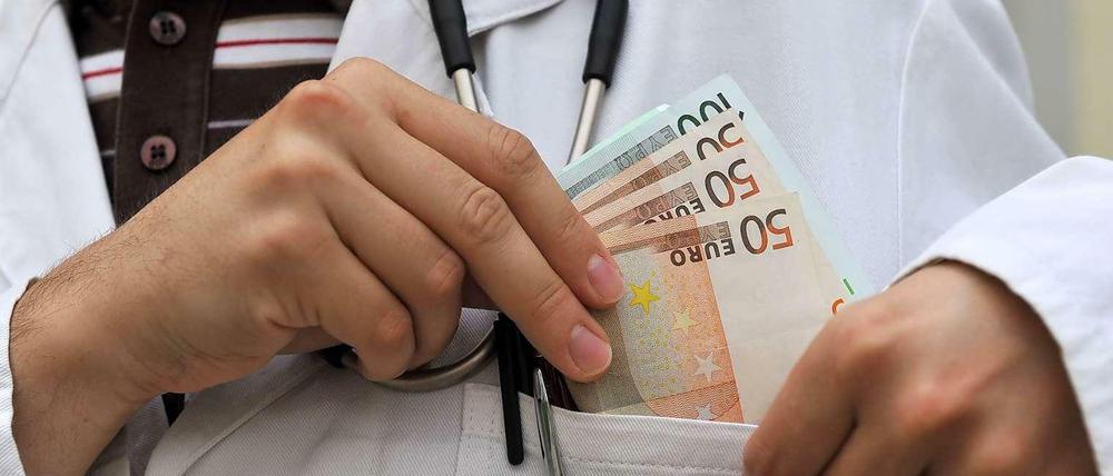Korrupt. Nicht nur Ärzte wirtschaften in die eigene Tasche.