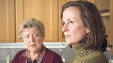 Mein Mann, dein Mann. Helga Beimer (Marie-Luise Marjan) und Anna Ziegler (Irene Fischer)