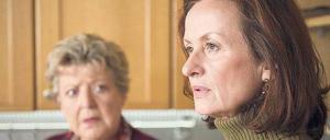 Mein Mann, dein Mann. Helga Beimer (Marie-Luise Marjan) und Anna Ziegler (Irene Fischer)
