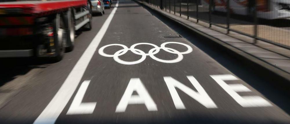 Vorbeigedüst. So sah die Olympiaspur in London aus. Ähnliche Pläne gab es auch bei Berlins Olympia-Bewerbung 2000 und als Idee im Vorfeld der Fußball-WM 2006, nämlich auf der Ost-West-Achse zwischen Heerstraße und Brandenburger Tor. 
